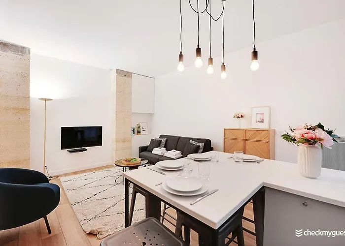 Modern - 2br-6p- Oberkampf-republique * Paříž