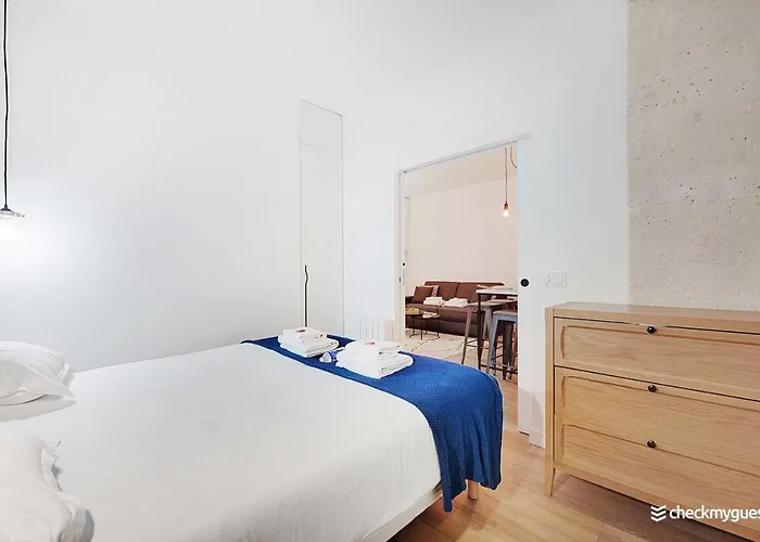 Modern - 2br-6p- Oberkampf-republique *