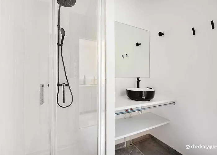 Modern - 2br-6p- Oberkampf-republique * Paris