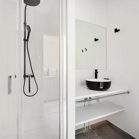 Modern - 2br-6p- Oberkampf-republique * باريس