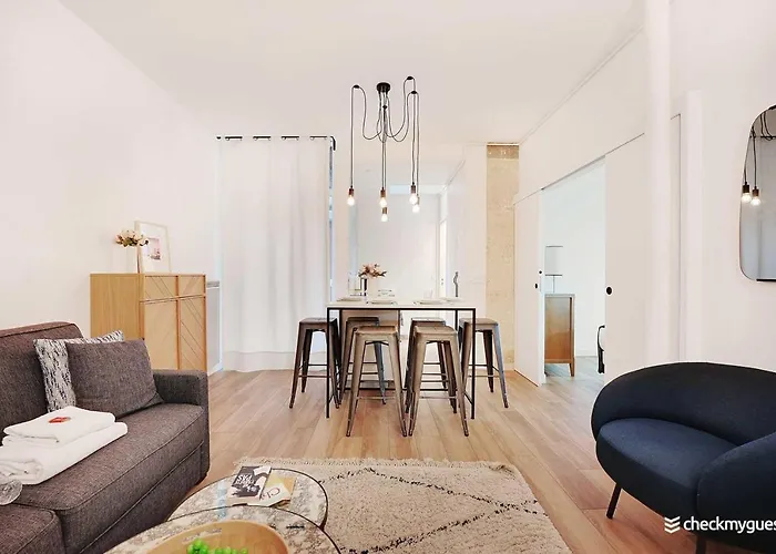 Appartement Modern - 2br-6p- Oberkampf-republique Parijs